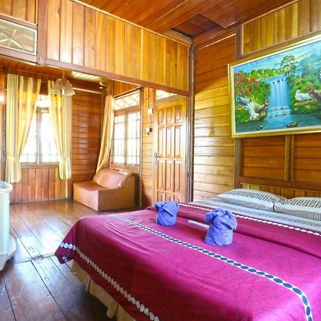 Aquarius Orange Hotel Puncak Exterior photo