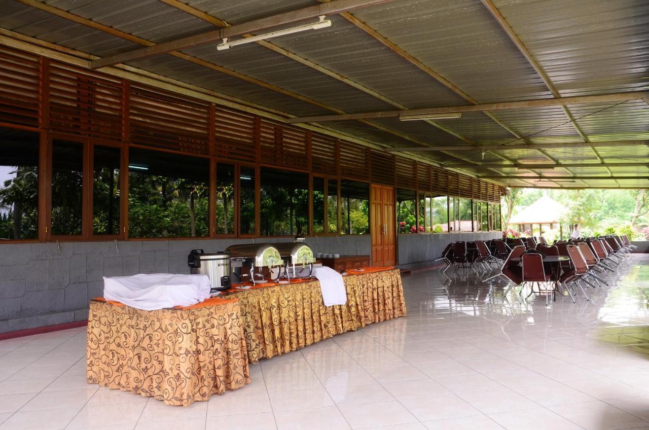 Aquarius Orange Hotel Puncak Exterior photo
